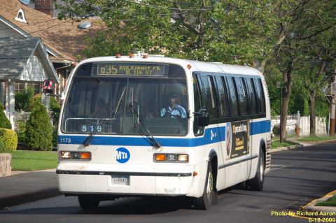 Q35 Bus